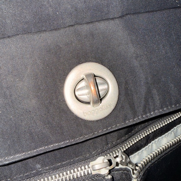 Stylish Black Baggallini Backpack - Picture 6 of 9